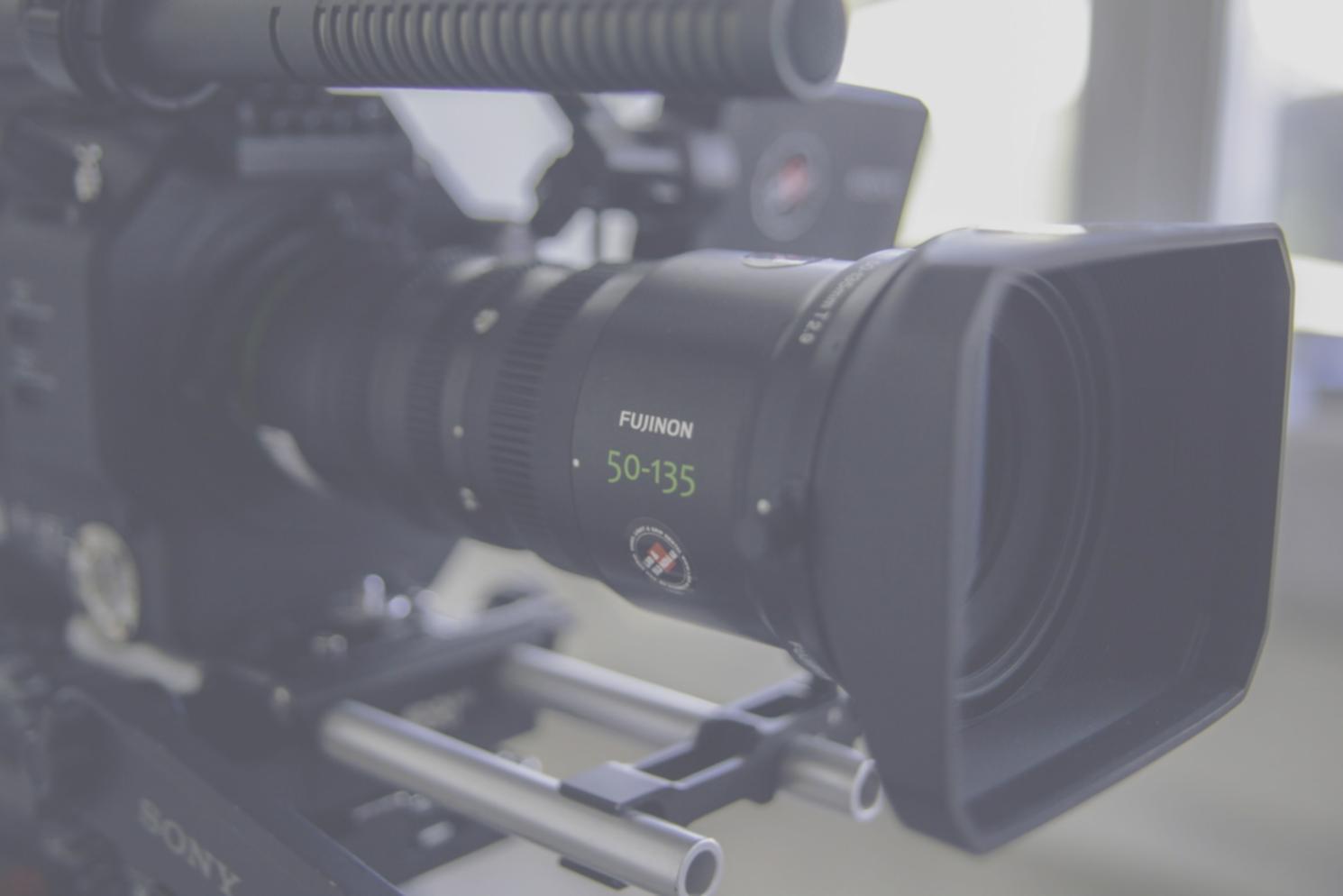 Espace de formation prynovex avec équipement professionnel de montage vidéo